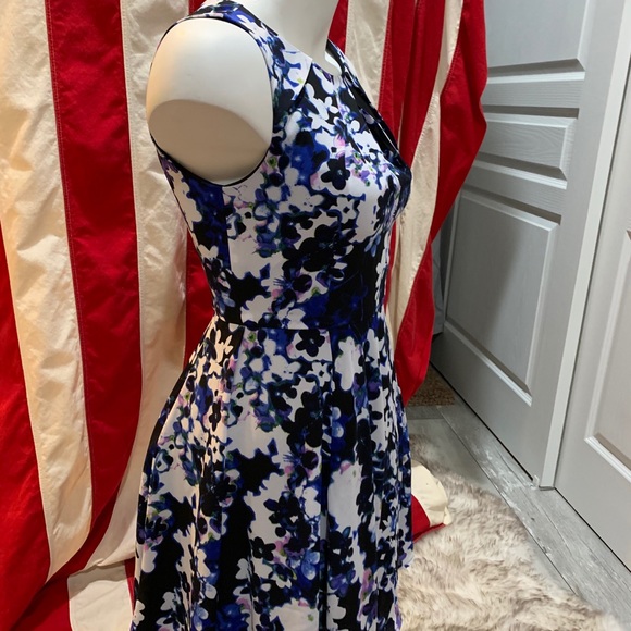 Beautiful Floral Dress - Picture 6 of 10